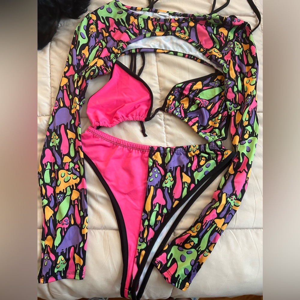 NWOT - 3 piece Rave outfit